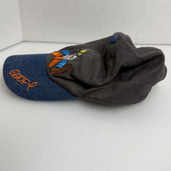 Vintage Walt Disney World Goofy Denim Brim Strapback Baseball Hat Embroidered - Picture 2 of 7